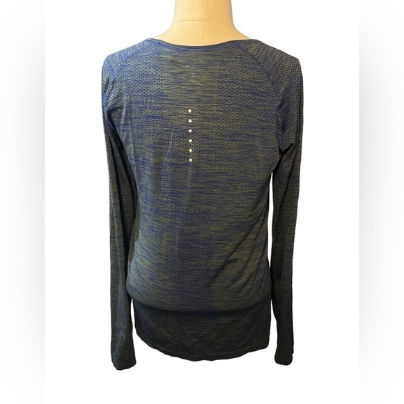 NIKE Blue Green Mesh Long Sleeve Dri-Fit Top Size Large - Picture 2 of 3